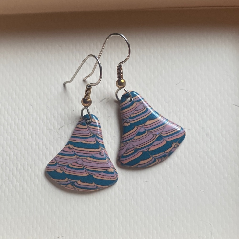 Elegant Blue and Pink Patterned Earrings